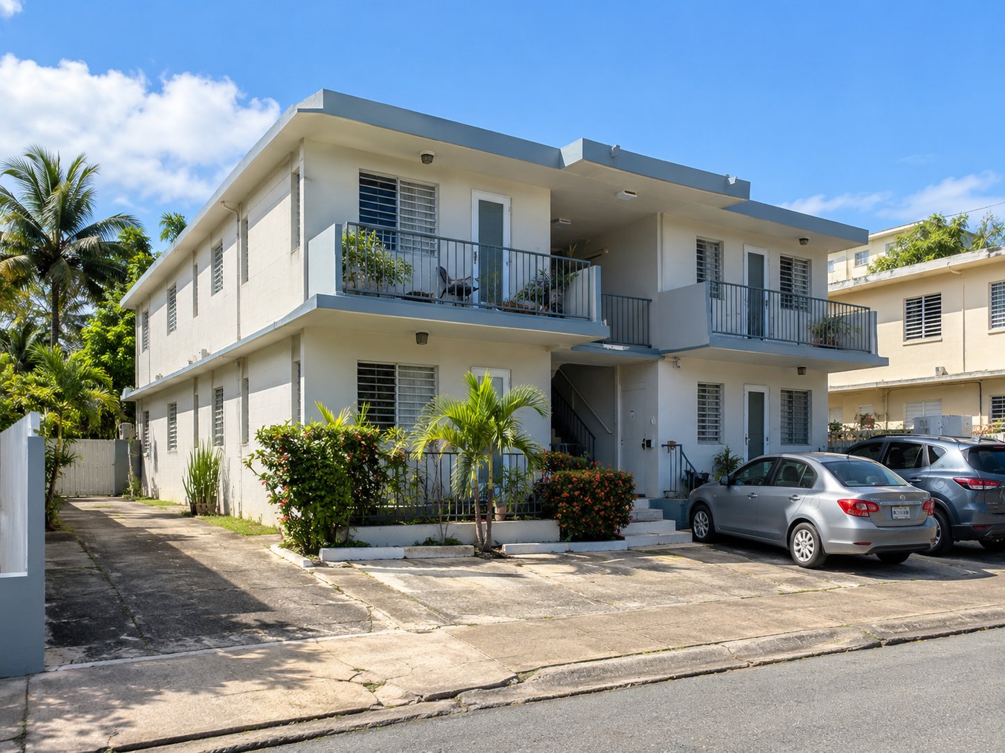Multifamily apartment building in Carolina, Puerto Rico